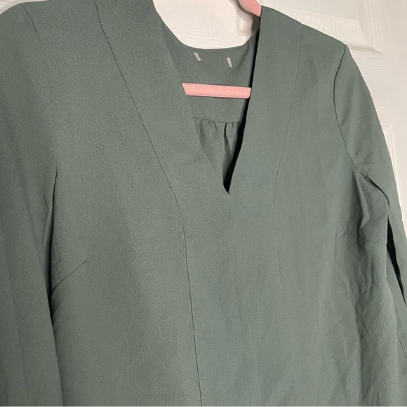⭐️(Small) Sage green long sleeve blouse - Picture 5 of 5
